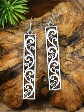 Silver Elegant Filigree Rectangular Drop Earrings. New!